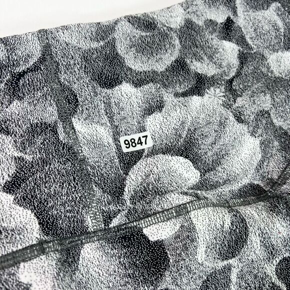 Athleta Leggings Womens Small Black Floral Elation Textured Tight 7/8 Compressio - Picture 9 of 9